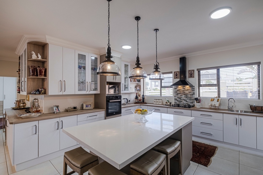 3 Bedroom Property for Sale in Wavecrest Eastern Cape